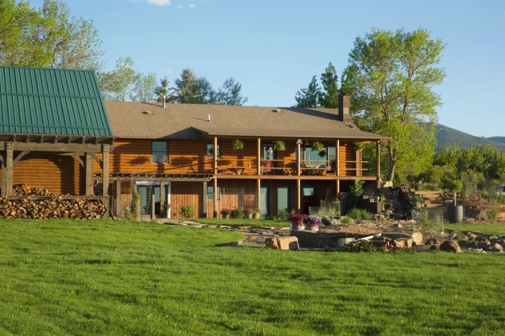 Lodging & Stays