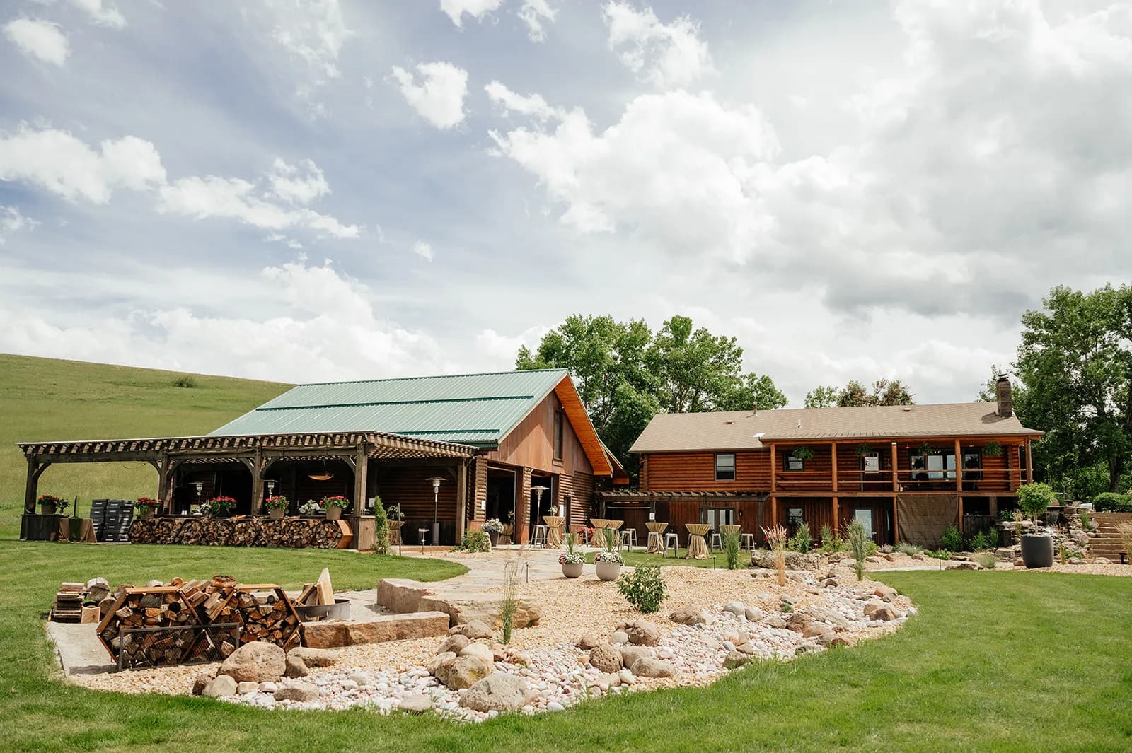 Main lodge and patio at Big Vista Ranch